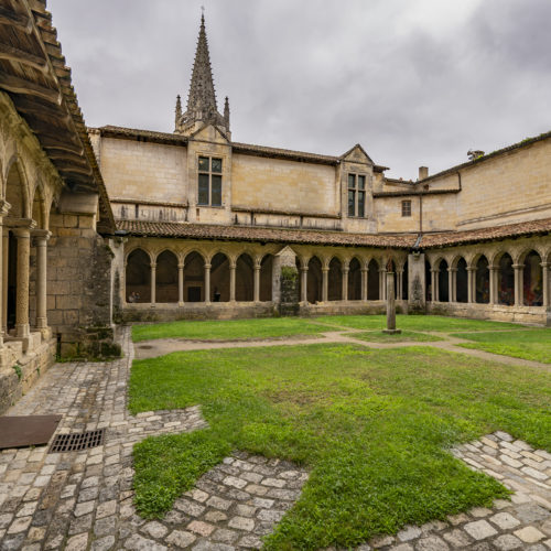 Cloître de l'abbaye de Saint Emilion
